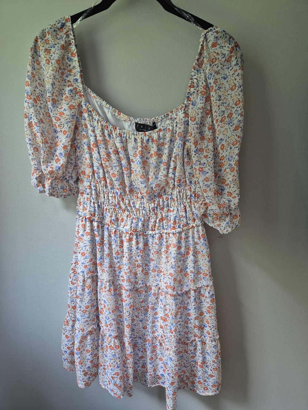Floral Puff-Sleeve Smocked Waist Size MEDIUM